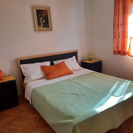 Gracela Apartment *
