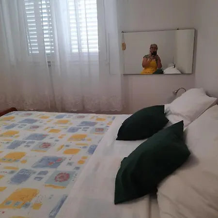 Gracela Apartment