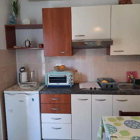 Gracela Apartment