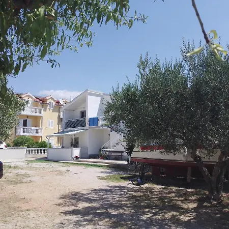 Gracela Apartment